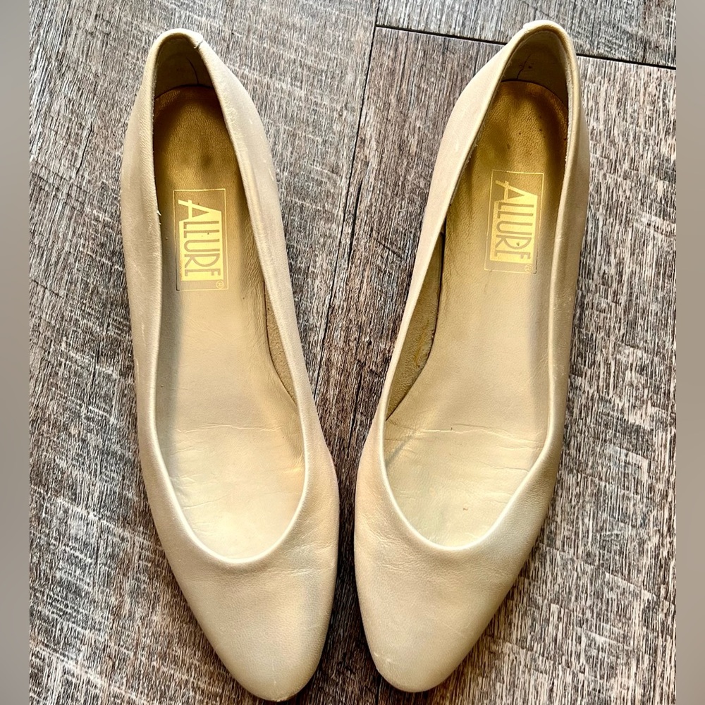 Gold leather ballet flats from Spain